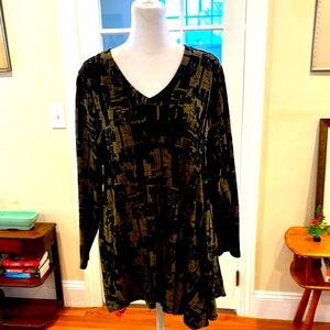 Habitat Olive and Black Textured V-Neck Top. Size S